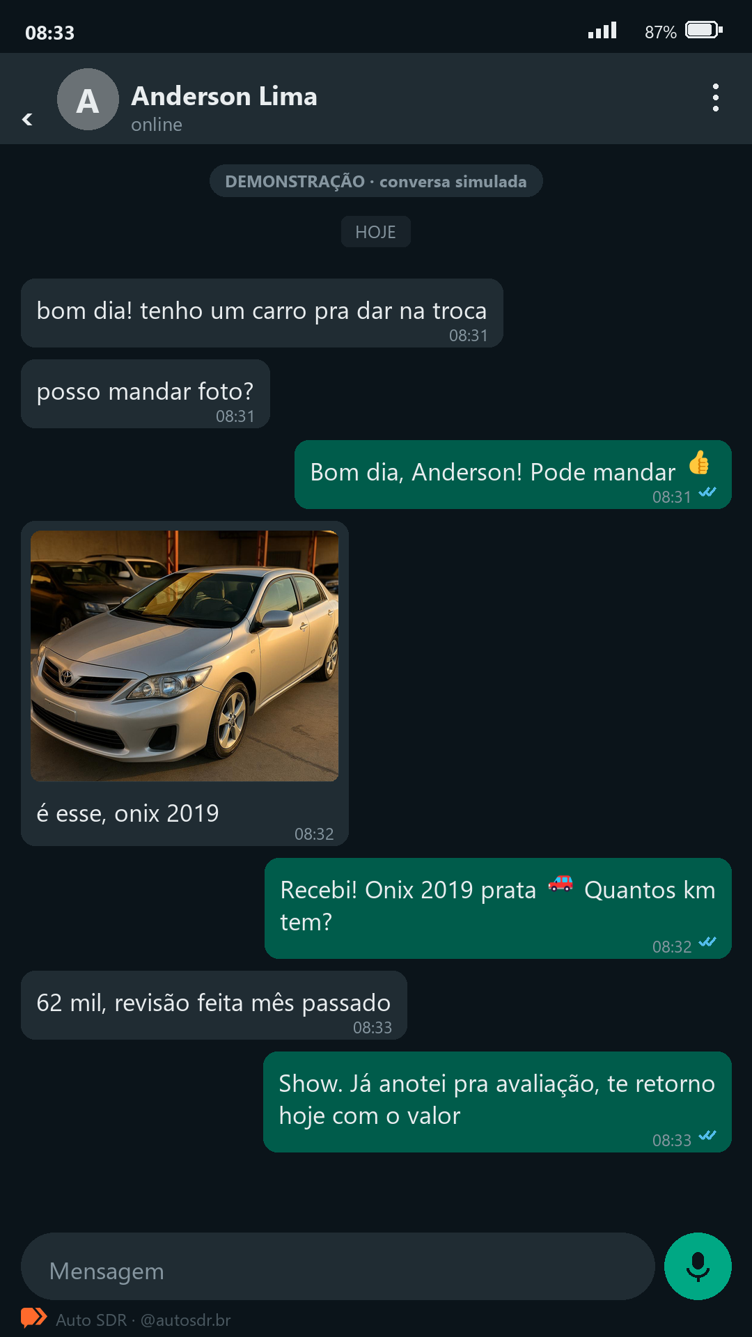 Cliente envia a foto do carro da troca e a IA registra para avaliação